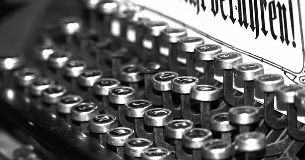 Typewriter-Style Keyboards - Keyboard Gurus
