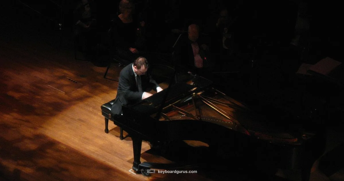 Who Plays Keyboard - Keyboard Gurus