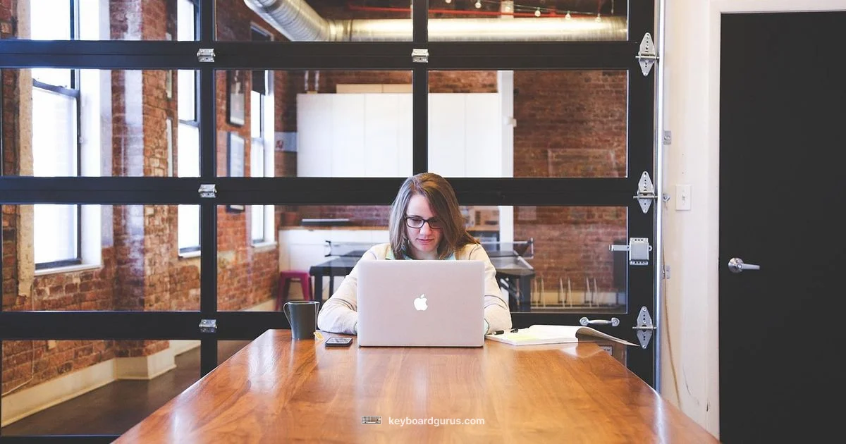 Typing on Phone - Keyboard Gurus